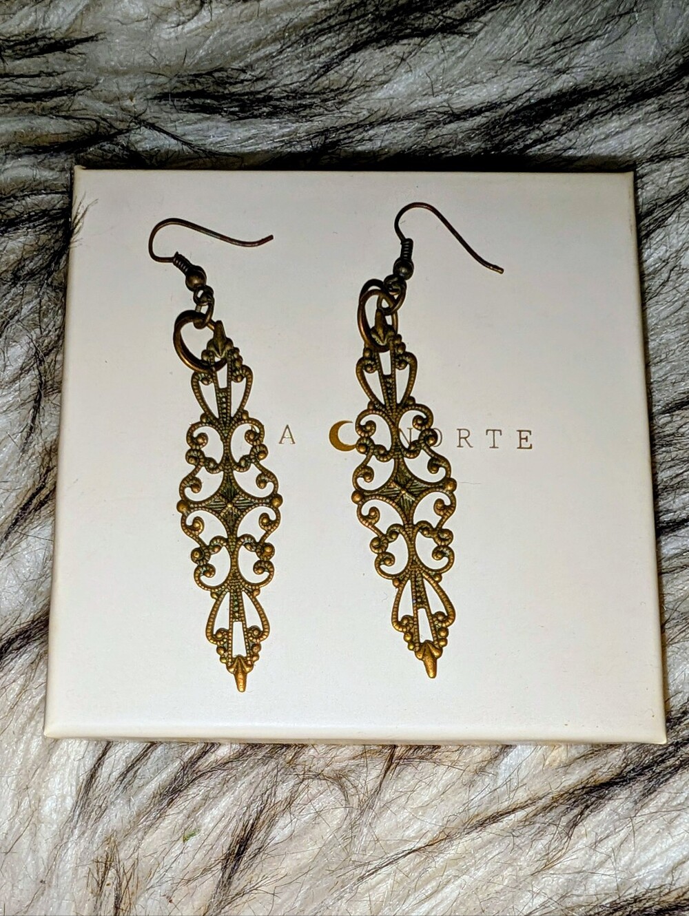 Antique Gold Tone Filigree Drop Earrings